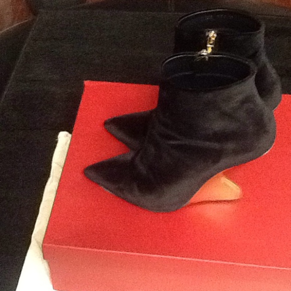 Shoes - Picture 3 of 6